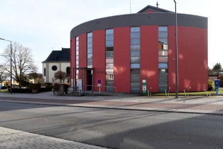 Die Mehrheit im Schöffenrat will den Rathaus-Rundbau ersetzen