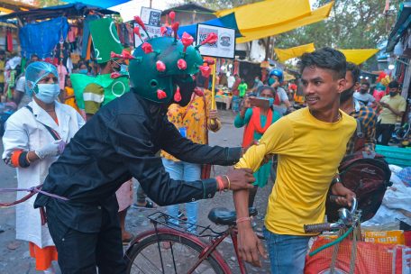 Corona / Gesundheitssystem vor dem Kollaps: Wie Indien gegen eine gewaltige neue Welle kämpft