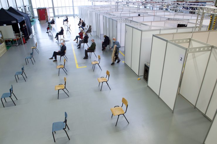 „Allgemeine Wohnbevölkerung“ / Luxemburgs Regierung kündigt Start der letzten Impfphase an