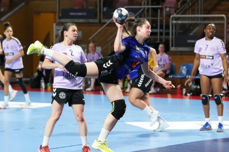 Charlotte Bottoli und der HBD zogen gegen Redingen souver&auml;n ins Endspiel ein