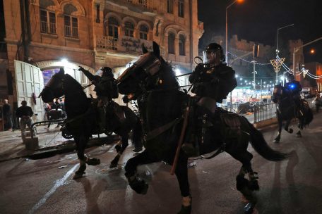 Israel / Gefährliche Zuspitzung in Jerusalem: Hunderte Verletzte bei schweren Zusammenstößen in der Altstadt