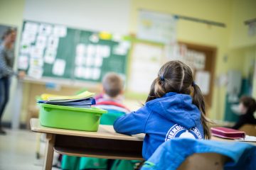 Pandemie und Bildung / Nur den Schnelltest aus der Schule mit nach Hause nehmen – das geht nicht