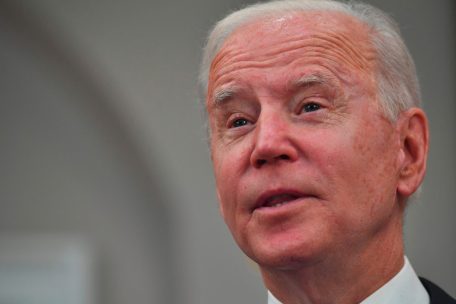 Covid-19 / Biden: Richtlinien zum Aufheben der Maskenpflicht sind „Meilenstein“