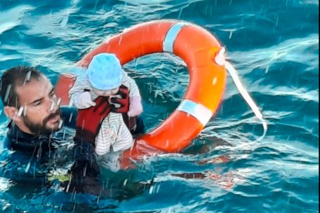 „Ich werde es wieder versuchen“ / Perspektivlose Marokkaner, Tunesier und Algerier und ihr gefährlicher Traum von der EU