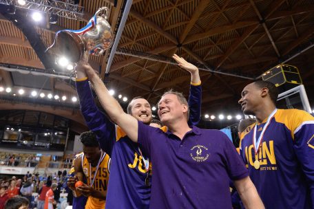 Freude bei Pitt Koster im M&auml;rz 2017 &uuml;ber den ersten Titel seiner Karriere