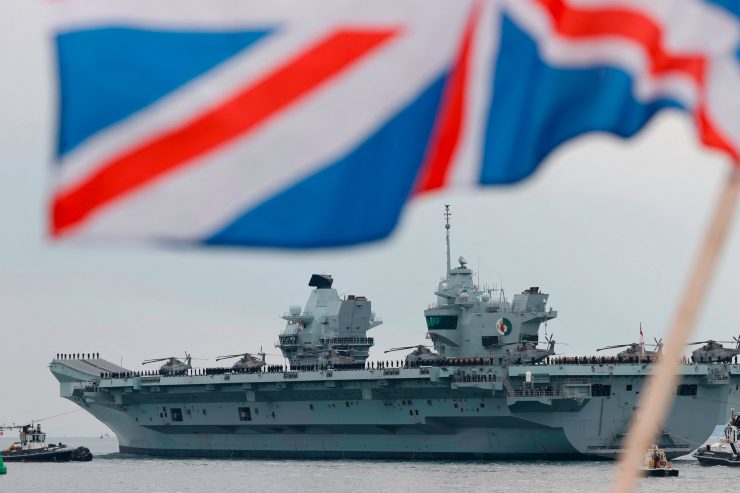 „Selbstbewusst, aber nicht konfrontativ“ / Großbritannien will mit neuem Flugzeugträger in Asien Flagge zeigen