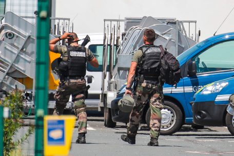Frankreich / Bewaffneter Mann wird nach aufwendiger Suche gefasst