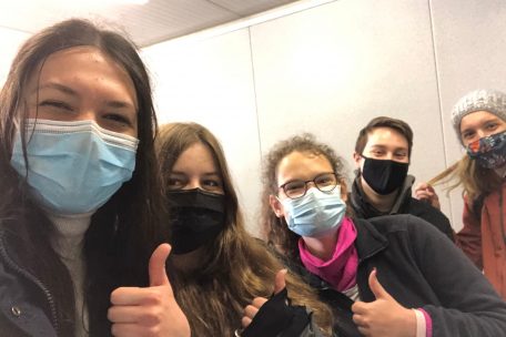 Freuen sich &uuml;ber einen gelungenen Wettbewerb: S&eacute;gol&egrave;ne, Anna Z., Anna G., Lou und Achille vom &bdquo;L&euml;nster Explorer Team&ldquo;