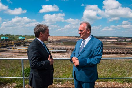 Deutschland / Kanzlerkandidat Laschet hat parteiinterne Scherben aufgekehrt – kommt nun die Trendwende?