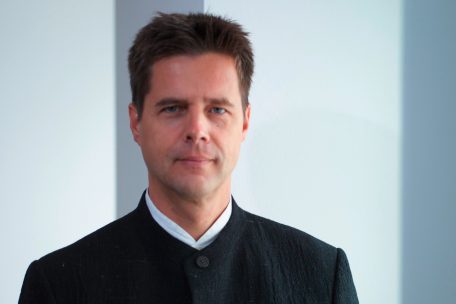 Alain spannt den Bogen / Auf Entdeckungsreisen