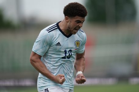 Adams jubelt &uuml;ber seinen Treffer zum 1:0&nbsp;