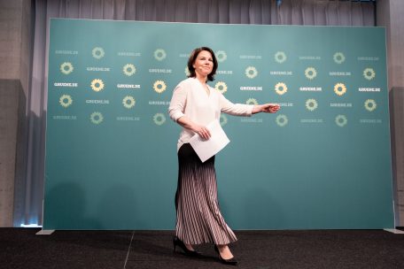 Deutschland / In Sachsen-Anhalt erleben die Grünen erneut ein Benzinpreisdebakel – und bleiben trotzdem bei ihrer Forderung