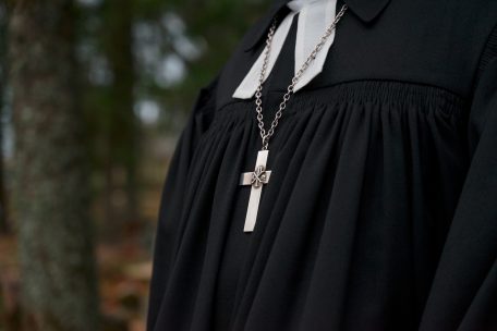 Dänemark / „Säure-Pfarrer“ beichtet Mord an Ehefrau