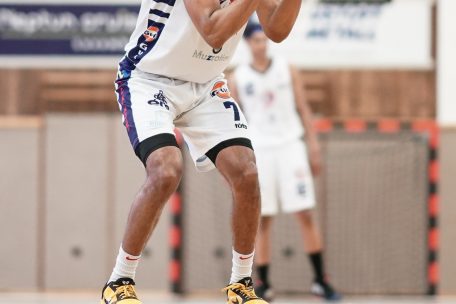 2019 stand Miles Jackson-Cartwright noch f&uuml;r den diesj&auml;hrigen Finalgegner T71 D&uuml;delingen auf dem Parkett, musste sich jedoch gegen Ettelbr&uuml;ck geschlagen geben