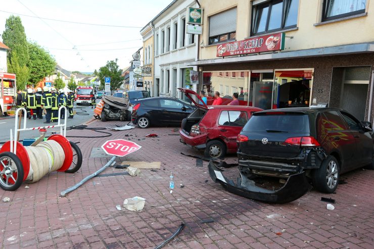 Raser mit Handy / Mordprozess wegen rücksichtsloser Fahrweise