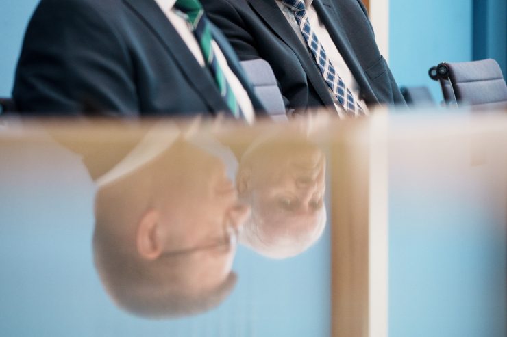 Extremismus / Deutscher Innenminister legt Verfassungsschutzbericht vor