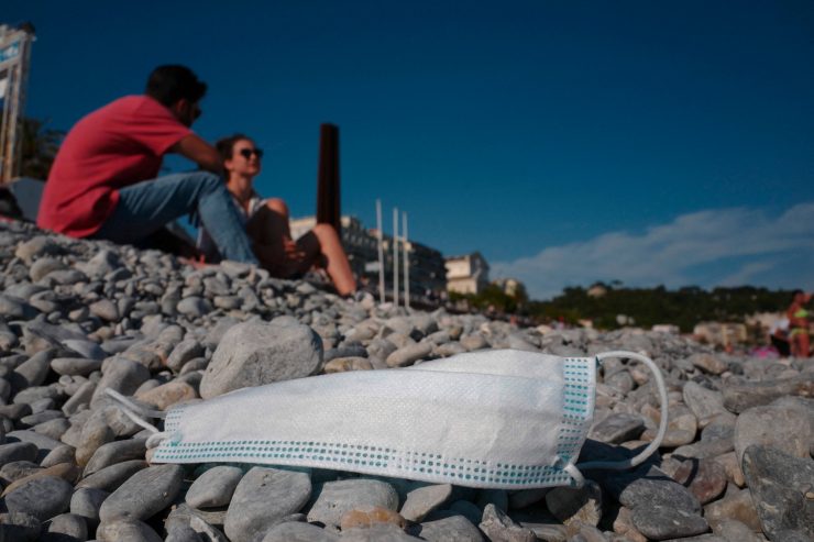 Frankreich / Liberté, Egalité, keine Maské: Ende der Ausgangssperre und Maskenpflicht im Freien