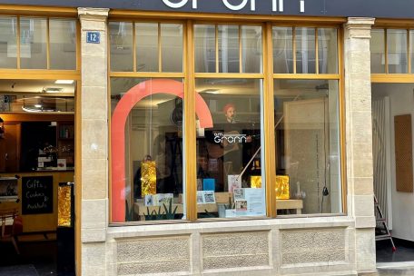 Im Schaufenster performen &ndash; ein Release-Konzert als kulturpolitische Performance gegen Spotify