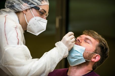 Pandemie / „Santé“ meldet am Samstag 13 Neuinfektionen aus 6.996 Tests  