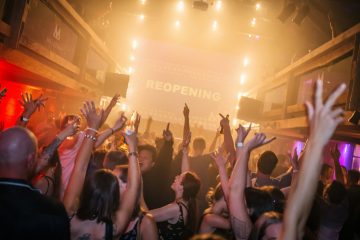 Aufbruchstimmung / Mit Bass und Donner: Luxemburger Partylöwen feiern Wiedereröffnung ohne Maske