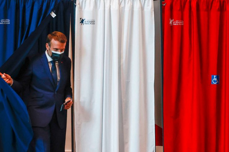 Elections régionales en France / Les lepénistes piétinent, la droite et la gauche classiques résistent