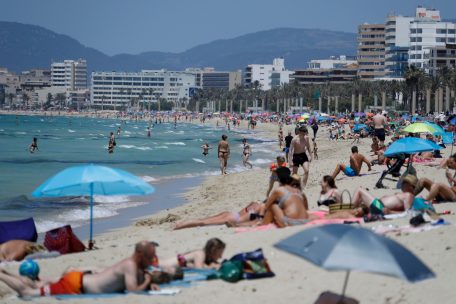 Delta am Ballermann / Hunderte Schüler stecken sich auf Mallorca bei Partys an – Forderungen nach Verbot des Party-Tourismus