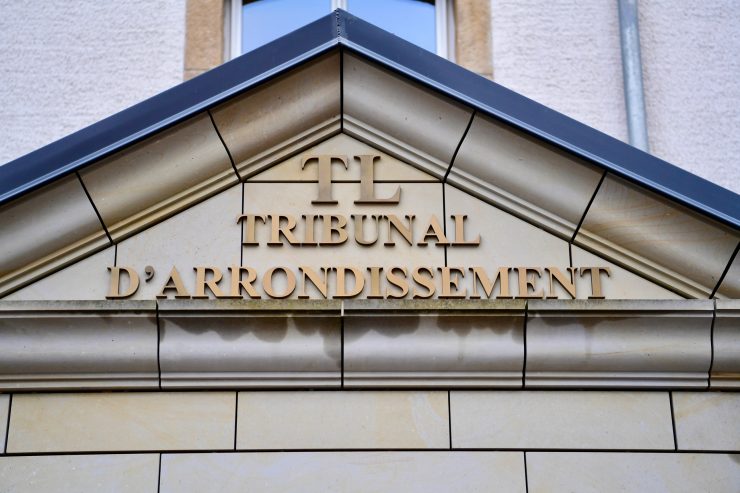 Bezirksgericht / Untersuchungsrichter wirft vorsitzendem Richter Befangenheit vor