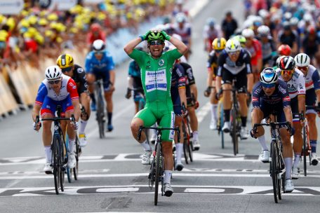 Tour de France / Cavendish schlägt erneut zu - Van der Poel behält Gelb