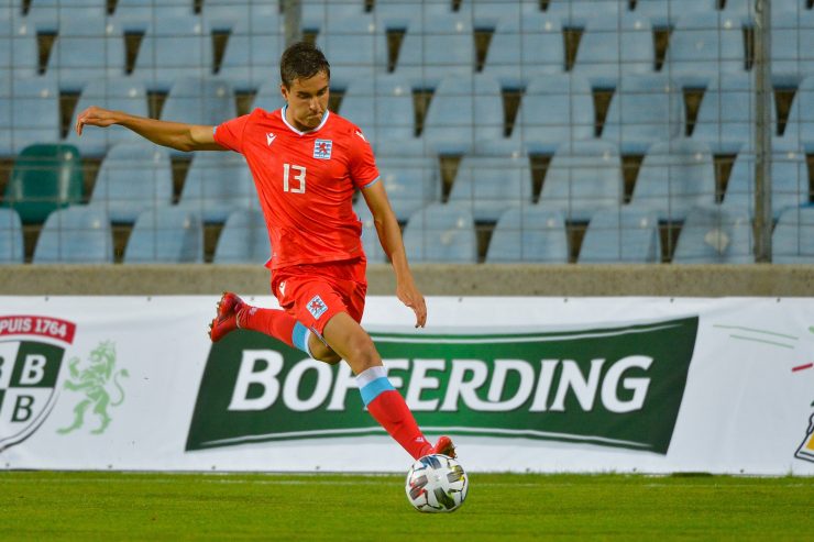 Fußball / FLF-Nationalspieler Dirk Carlson wechselt zu Erzgebirge Aue 