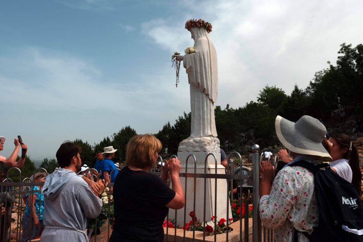Bosnien / 40 Jahre nach den ersten Maria-Erscheinungen kam Corona – und macht dem Wallfahrtsort Medjugorje schwer zu schaffen