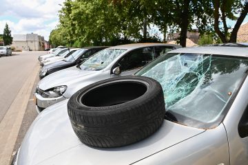 „Fourrière“ im Süden / Abgeschleppte Schrottkarren im öffentlichen Raum: Keine Lösung in Sicht