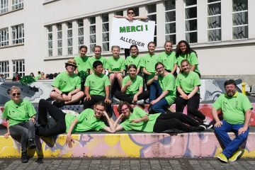Schüleraktion im Escher „Jongelycée“ / Ein rockiges „Merci“ dem Schulpersonal 
