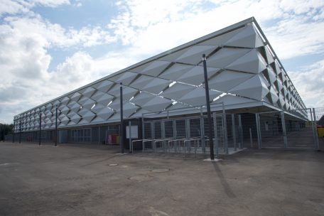 Ob von der Autobahn oder auf dem Weg in Richtung Cloche d&rsquo;Or: Von au&szlig;en sah das neue Schmuckk&auml;stchen seit Monaten startklar aus