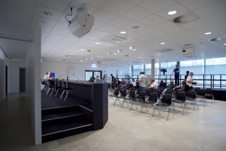 Am Freitag nahmen B&uuml;rgermeisterin Lydie Polfer und Sportminister Dan Kersch auf dem Rednerpodest Platz, in Zukunft wird FLF-Nationaltrainer Luc Holtz der Presse dort Rede und Antwort stehen