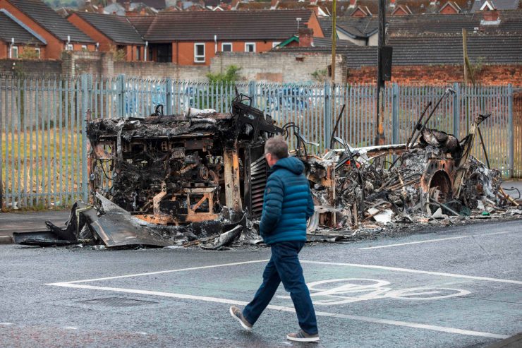 Nordirland / „Für den Brexit gefährdet Johnson den Frieden“: Hohe Nervosität vor Festtag der Oranier