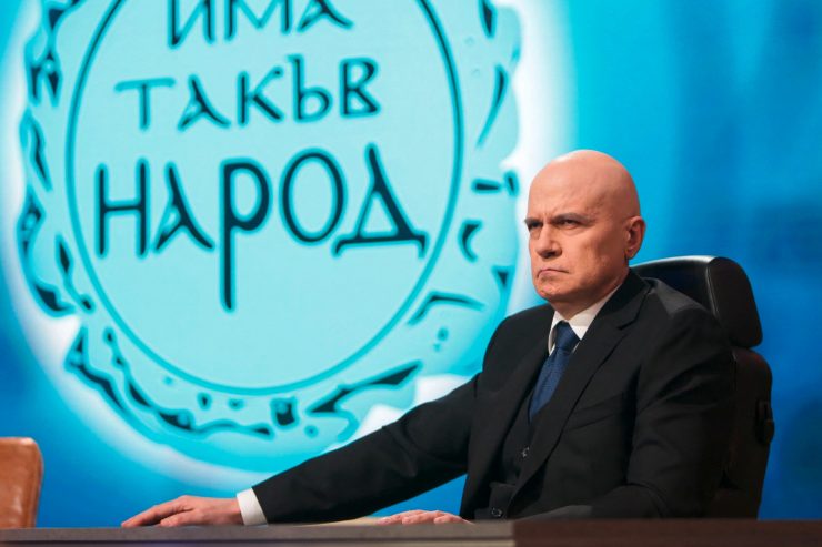 Bulgarien / Rätselhafter Wahlsieger Trifonow kündigt Regierungsbildung ohne Partner und Mehrheit an