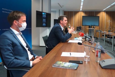 Eine pers&ouml;nliche Erfahrung mit Luxemburg versprechen Tourismus-Minister Lex Delles und Dr. Sebastian Reddeker, CEO von &bdquo;Luxembourg for Tourism&ldquo;