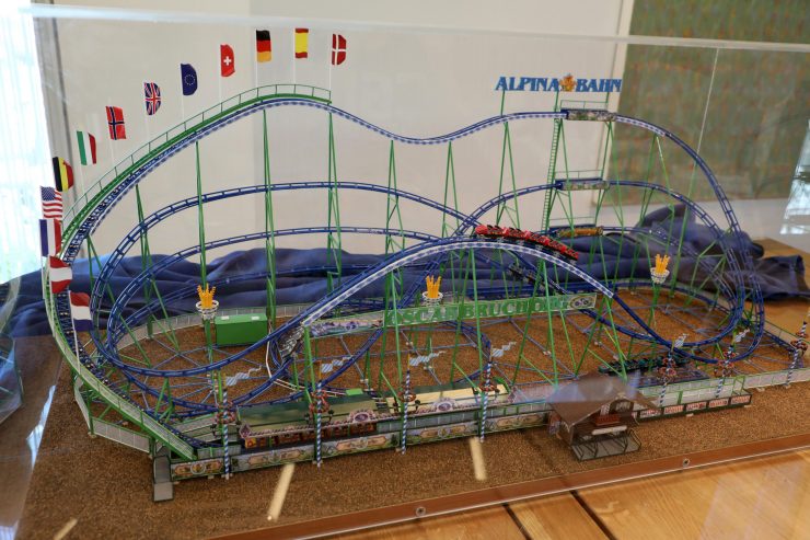 Sommerprogramm „D’Stad lieft“ / Große Kirmes auf dem Glacis, „Kiermes am Duerf“ in einzelnen Stadtvierteln