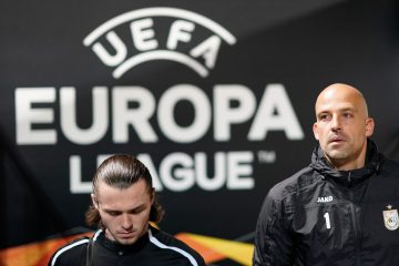 Fußball / Tim Kips (F91) unterschreibt Profivertrag bei Erzgebirge Aue 