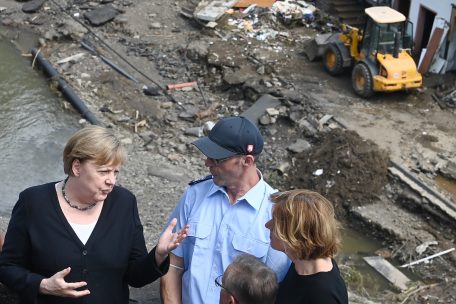 Gestern besuchte die deutsche Kanzlerin Angela Merkel gemensam mit der Ministerpr&auml;sidentin aus Rheinland-Pfalz, Malu Dreyer das Katastrophengebiet