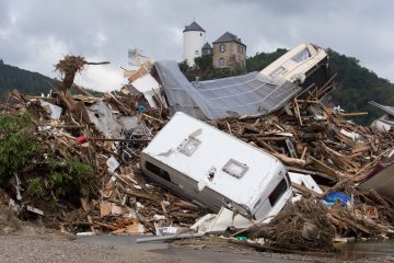 Deutschland / Entspannung in Flutgebieten - Debatte über Katastrophenschutz
