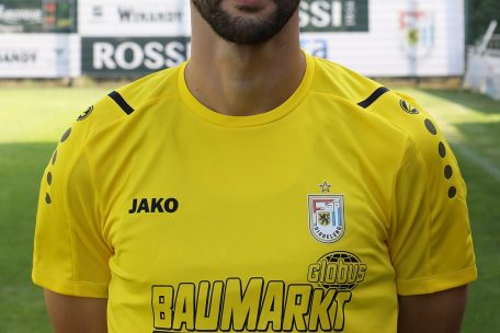 Am Donnerstag k&ouml;nnte Samir Hadji seine offizielle Premiere im neuen gelben Trikot feiern