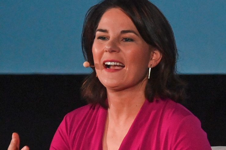 Deutschland / Von Stolperfallen und Beinstellern: Kanzlerkandidaten müssen auf jedes Wort achten