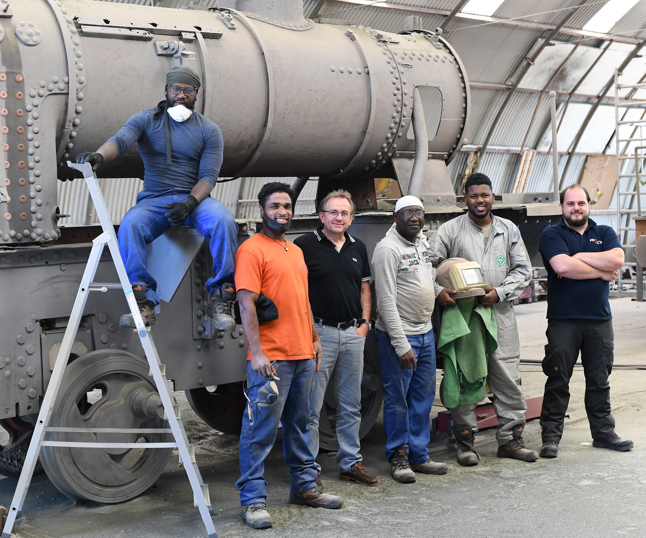 Upcycling der etwas anderen Art / In Esch werden seit drei Monaten die alten Industrieloks restauriert 