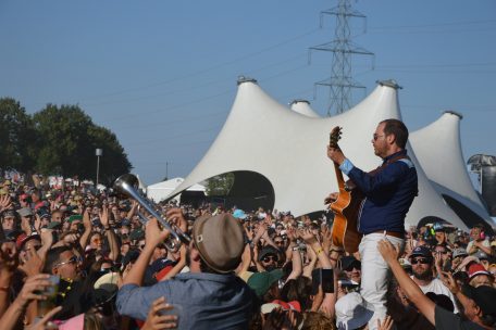 Die Atmosph&auml;re am Pal&eacute;o 2019 &ndash; hier mit den Cowboys Fringants aus Qu&eacute;bec