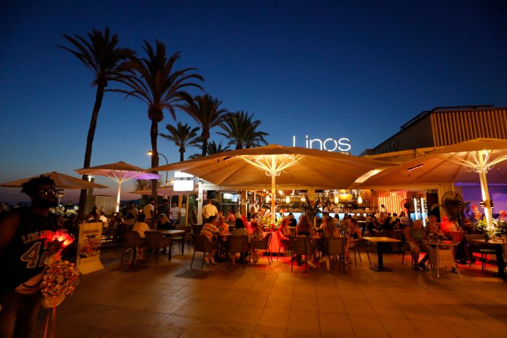 Spanien / Viruswelle stoppt Tourismus auf Mallorca – Buchungen brechen um 30 Prozent ein