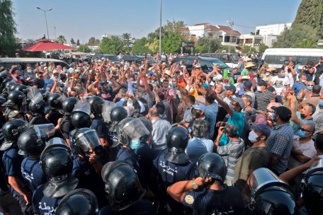Tunesien / Verfassungskrise nach Entlassung von Regierungschef durch Präsidenten