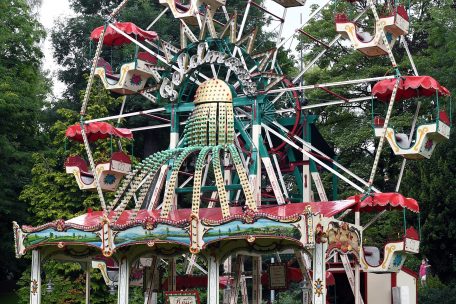 Das gr&ouml;&szlig;te transportierbare historische Riesenrad stammt aus dem Jahre 1902