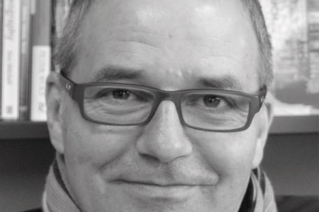 Markus Hesse studierte Geografie und legte anschließend eine Promotion in Raumplanung ab. Seit 2008 ist er Professor für Stadtforschung an der Universität Luxemburg.