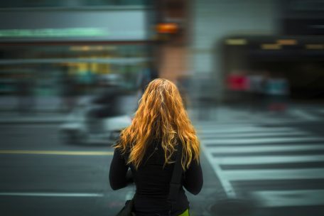 Catcalling ist kein Kompliment, auch wenn das Wort noch so niedlich klingt. Ganz im Gegenteil: Opfer f&uuml;hlen sich in der Regel erniedrigt.